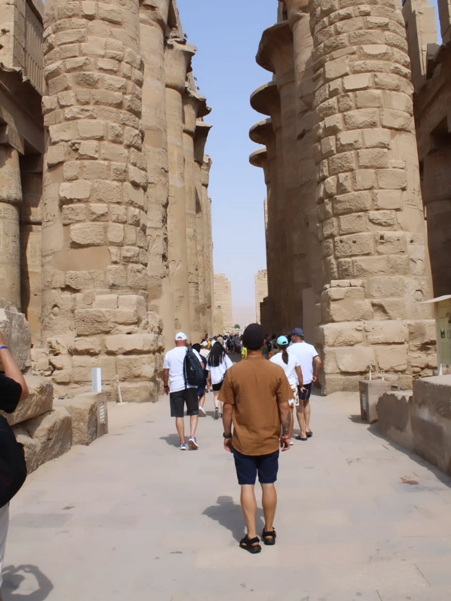 التوافد السياحي داخل معابد الكرنك