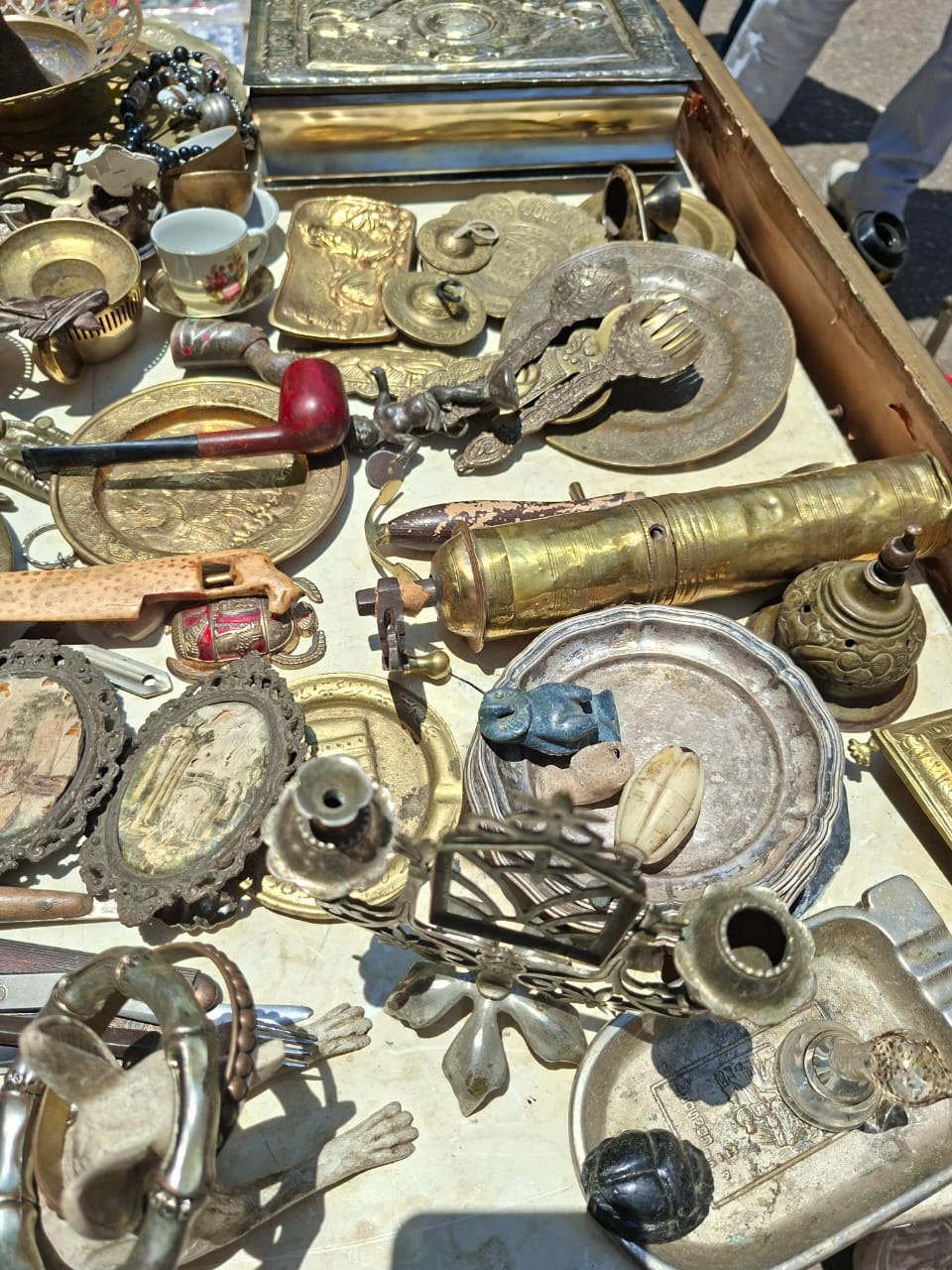 الأنتيكات في سوق ديانا بوسط القاهرة الأنتيكات في سوق ديانا بوسط القاهرة