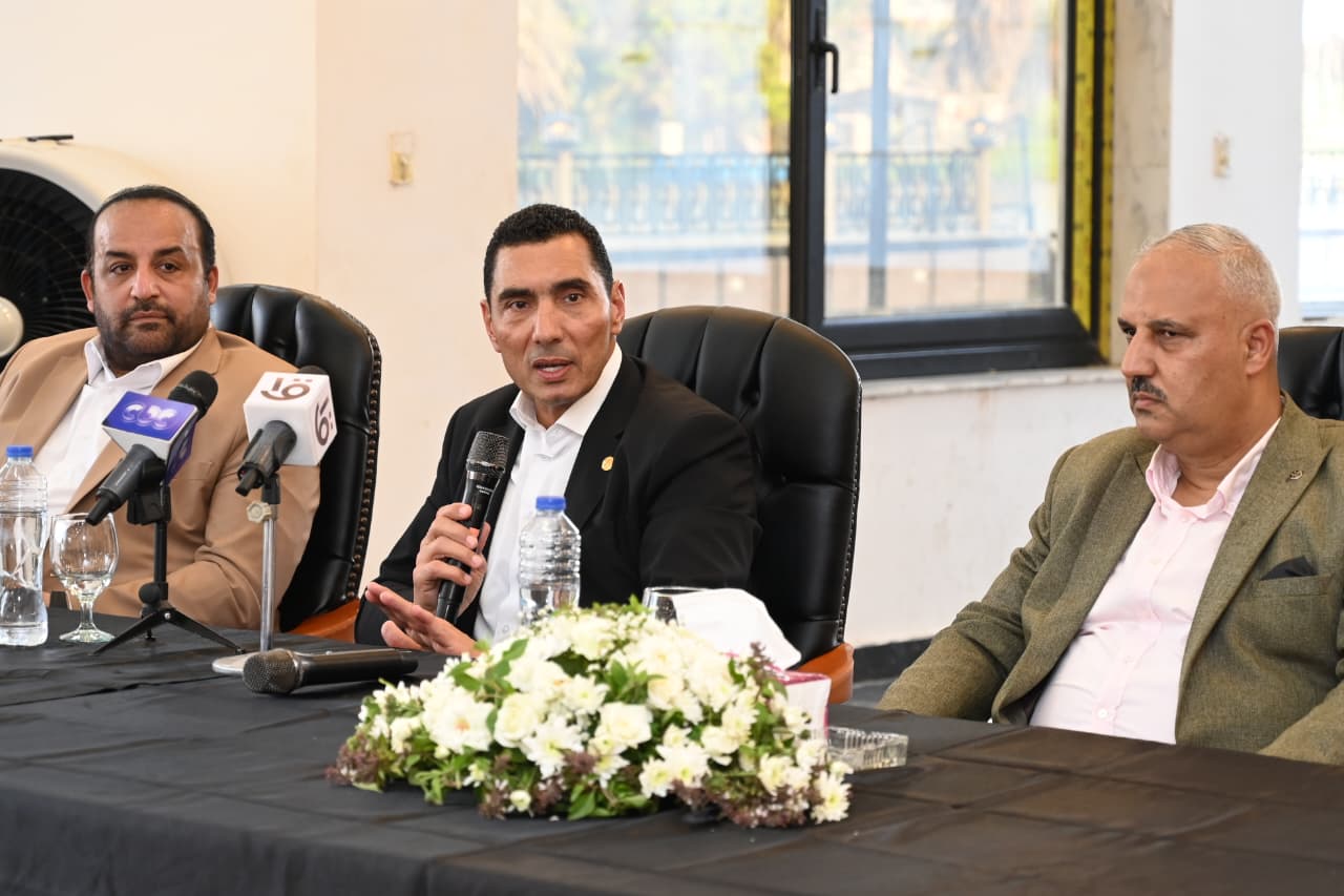 زيارة وزير الشباب والرياضة لنادى الصجفيين  (1)