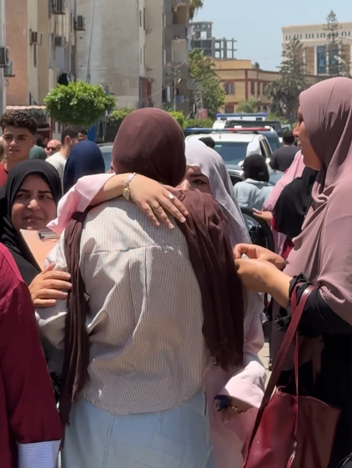بكاء الطالبات بكفر الشيخ لصعوبة الكيمياء