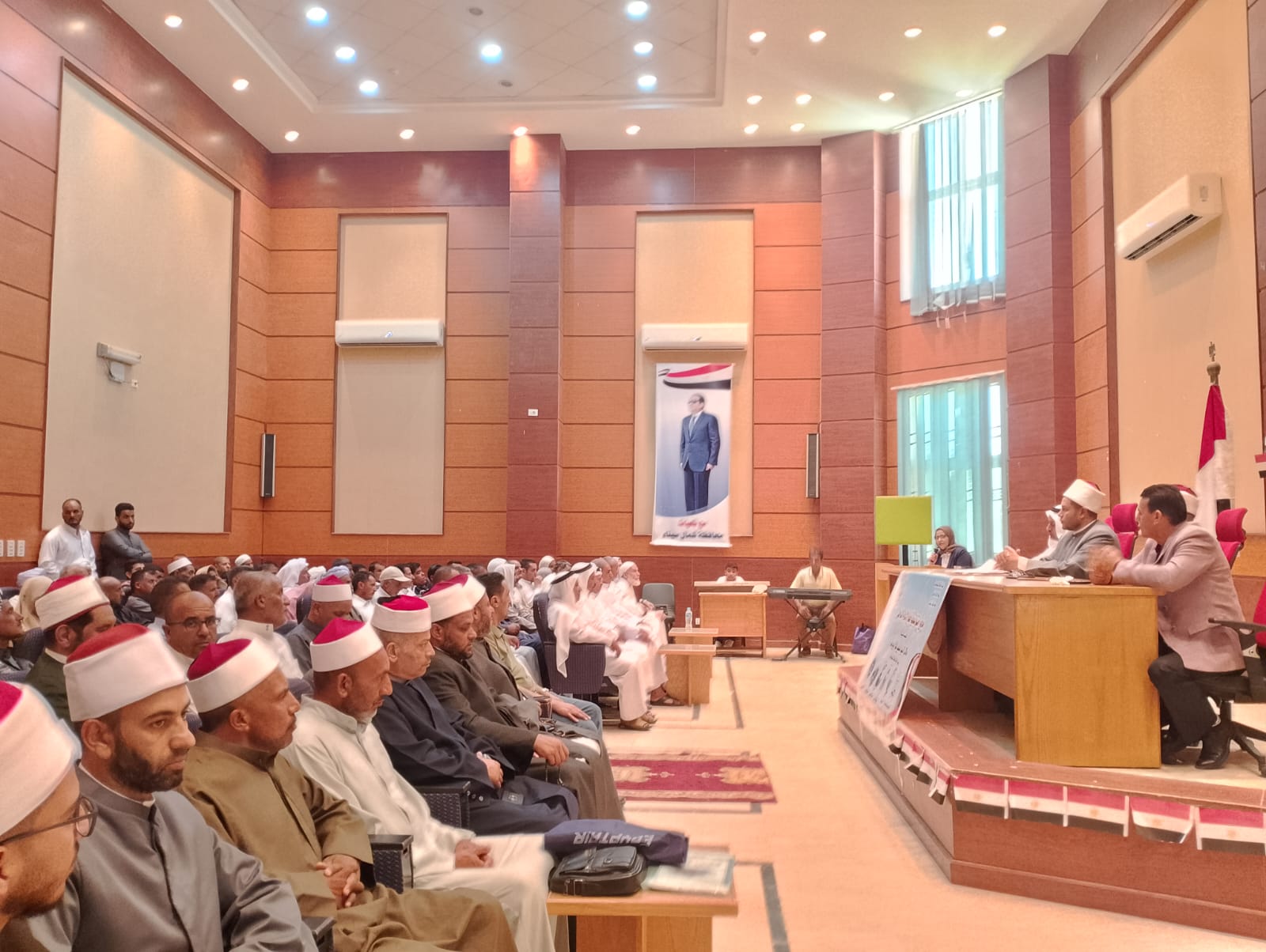 ندوة تثقيفية بمجمع إعلام بئر العبد