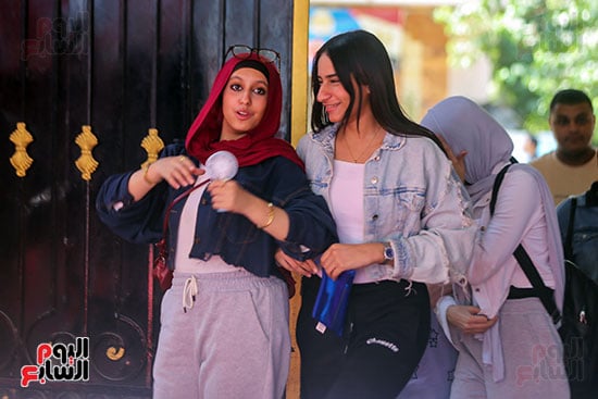 فرحة لسهولة امتحان الجغرافيا