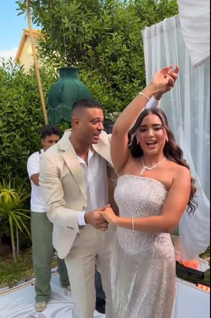 احمد ماجد يرقص مع عروسته