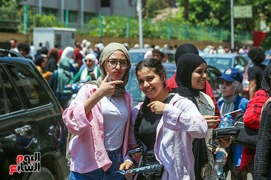 فرحة لدى طلاب ادبى