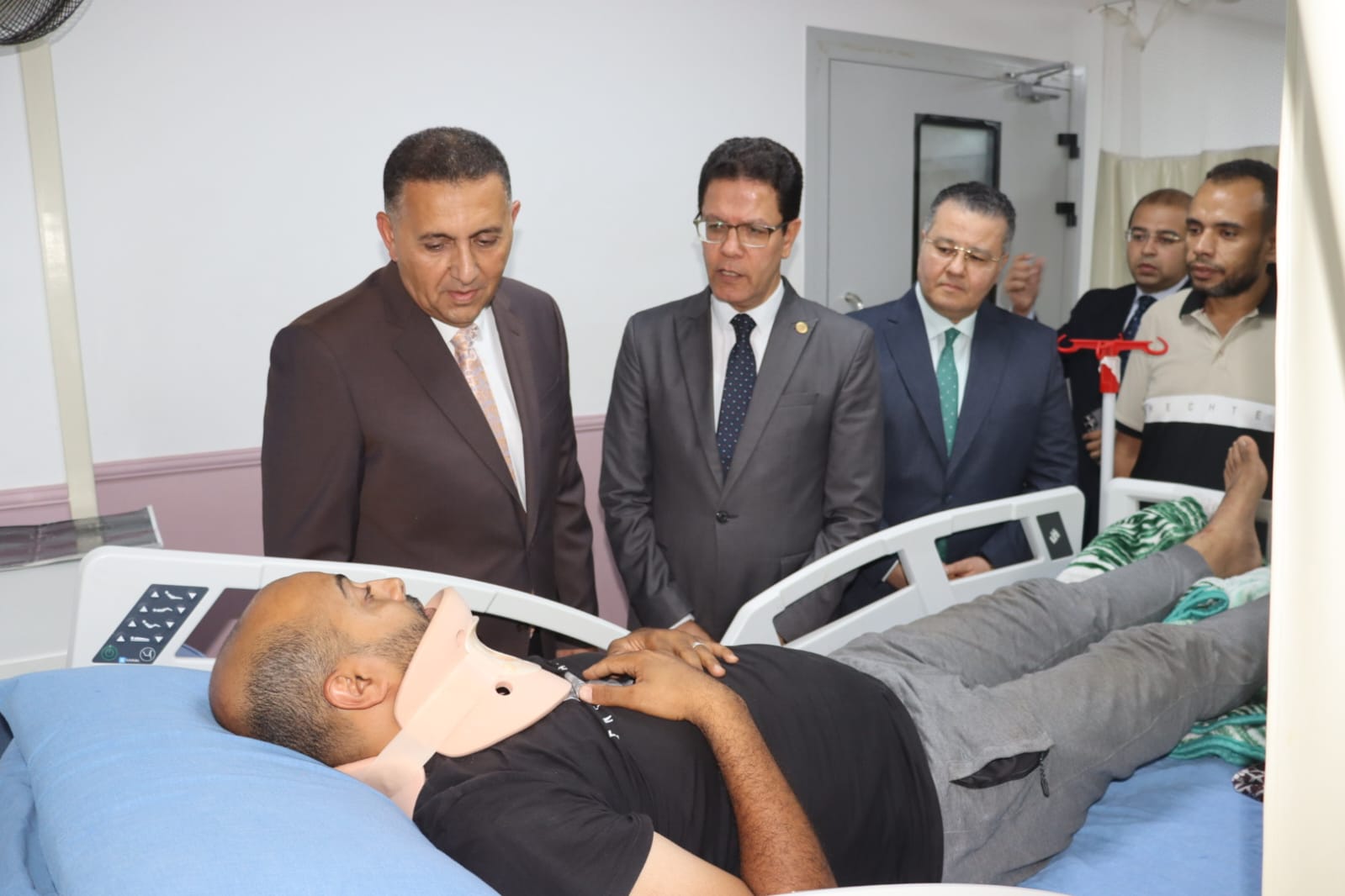 متابعة حالة المصابين متابعة حالة المصابين