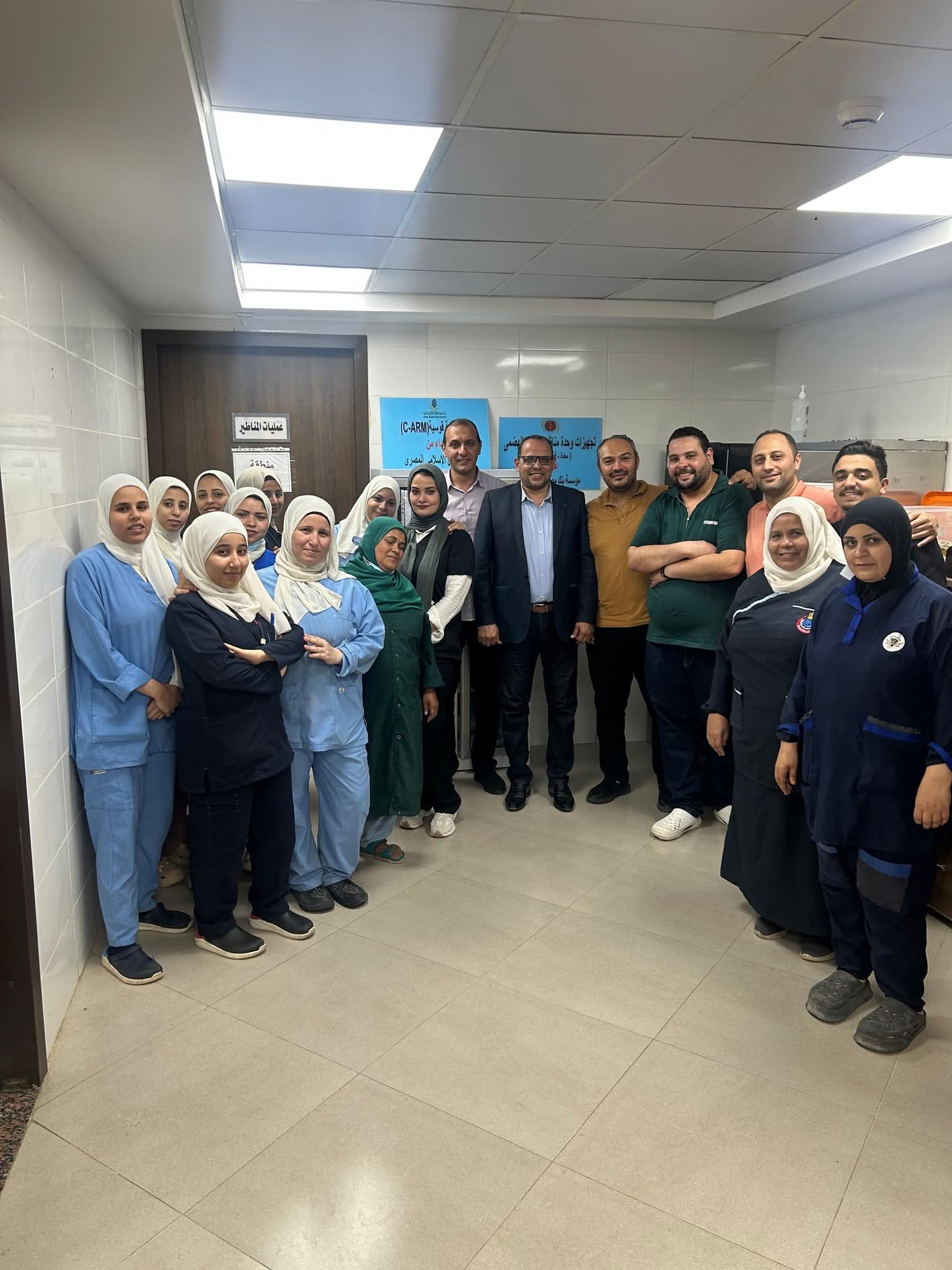 عدد من الطقم الطبي بالوحدة