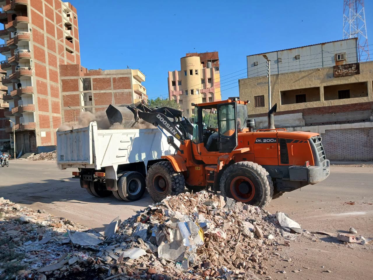 رفع المخلفات بكفر الشيخ