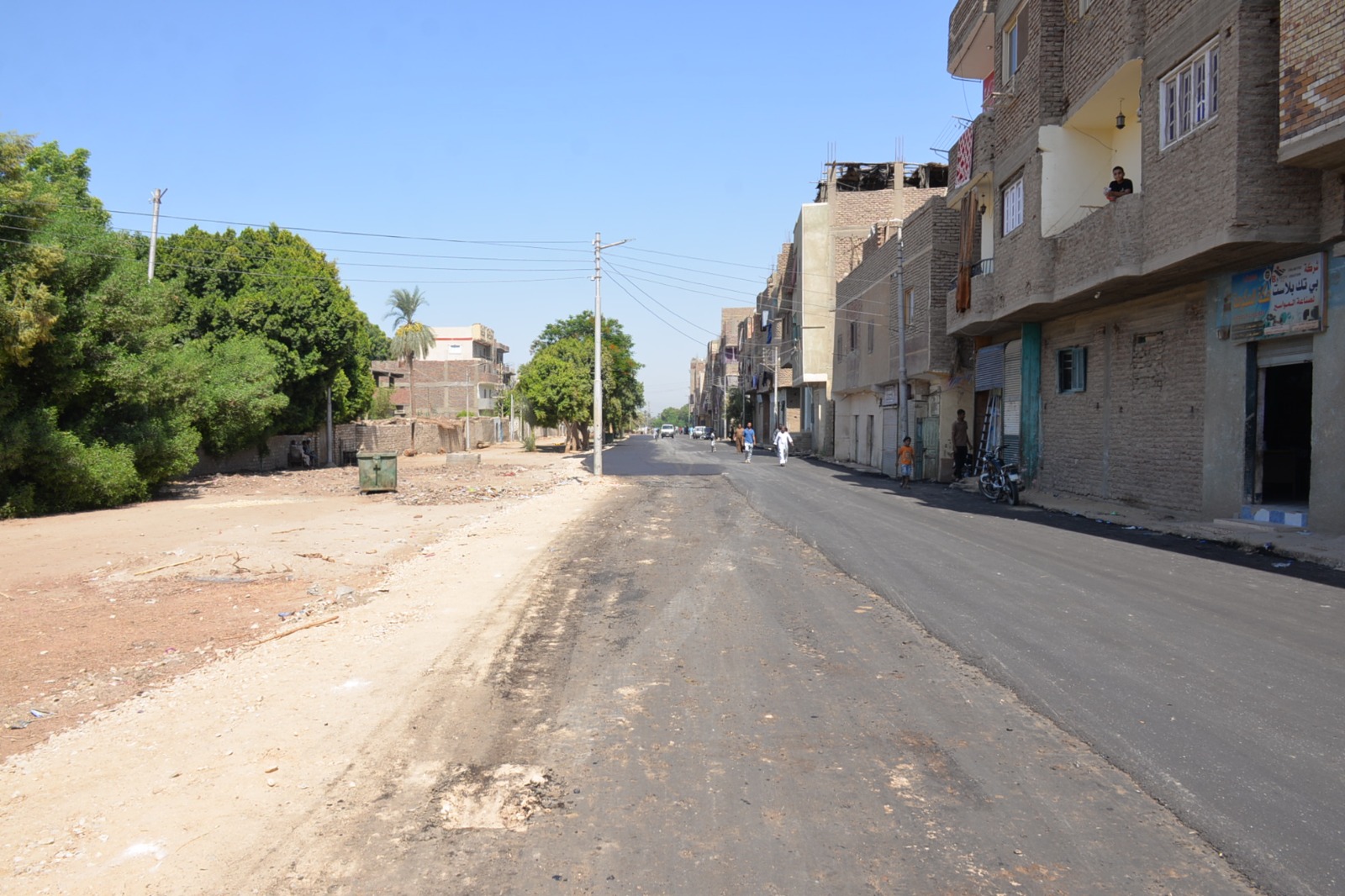 أهالي منطقة الحبيل يعربون عن سعادتهم باستكمال أعمال الرصف