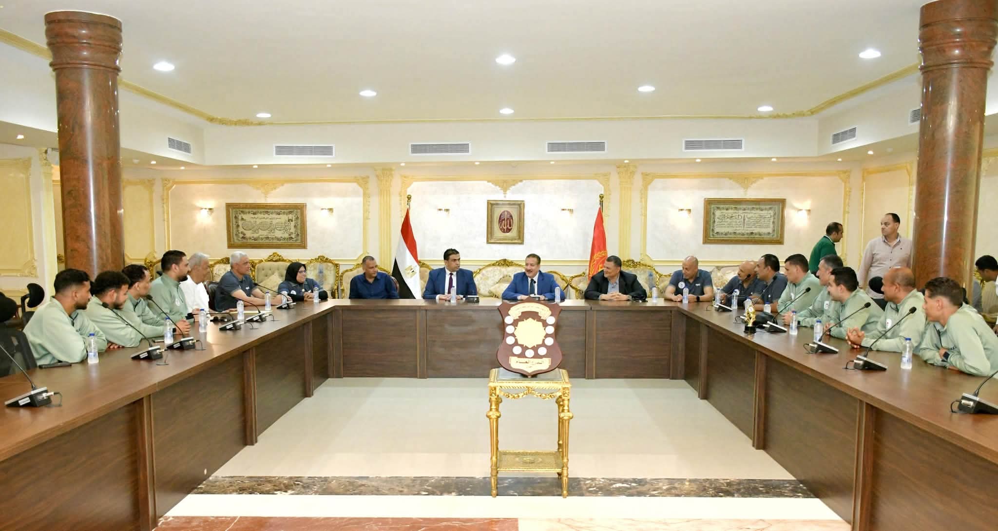 لقتء المحافظ مع الابطال