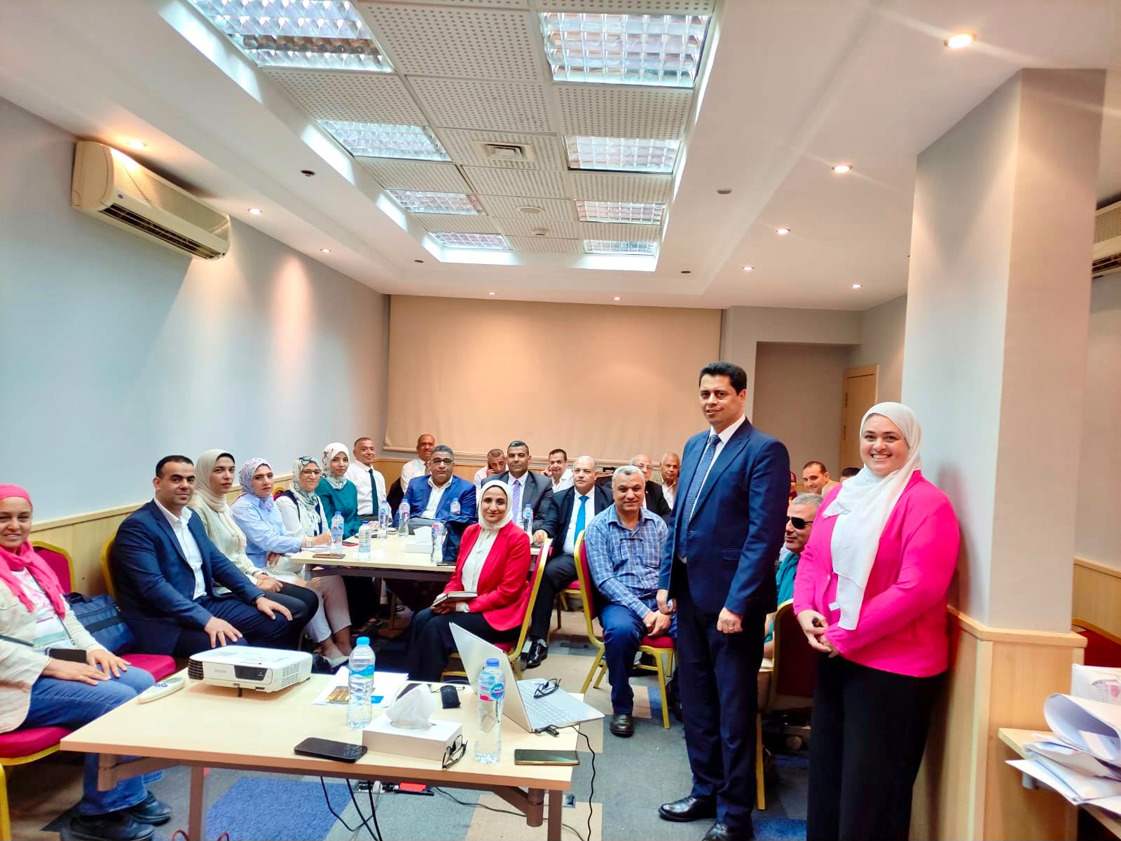 تدريب المعلمين بجميع المحافظات على مناهج البكالوريا بالتعاون مع اليونيسف تدريب المعلمين بجميع المحافظات على مناهج البكالوريا بالتعاون مع اليونيسف