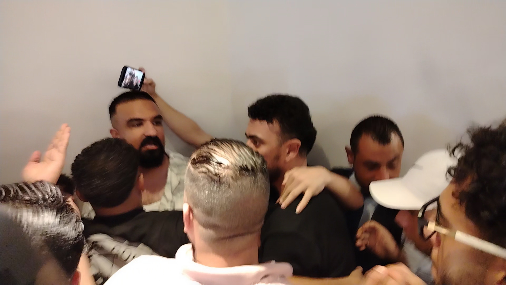 احمد العوضي وسط الجمهور في الاسكندرية احمد العوضي وسط الجمهور في الاسكندرية
