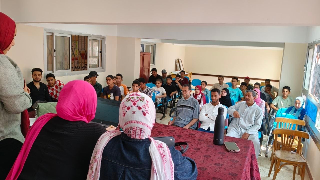 جانب من ورش العمل بمراكز الشباب