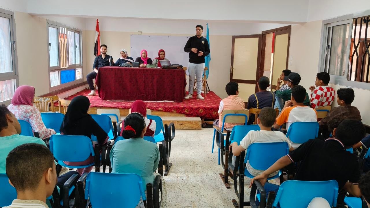 ورش عمل بإحدى المدارس بكفر الشيخ