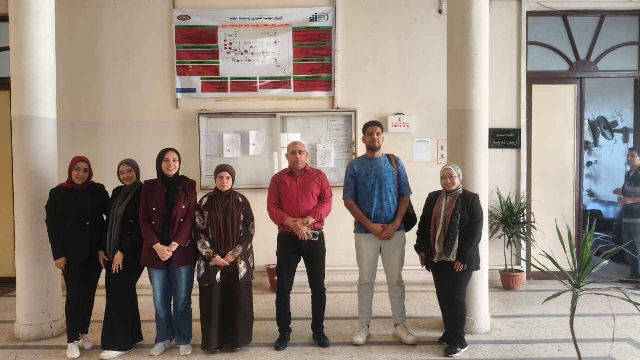 فريق  العمل بمركز شباب