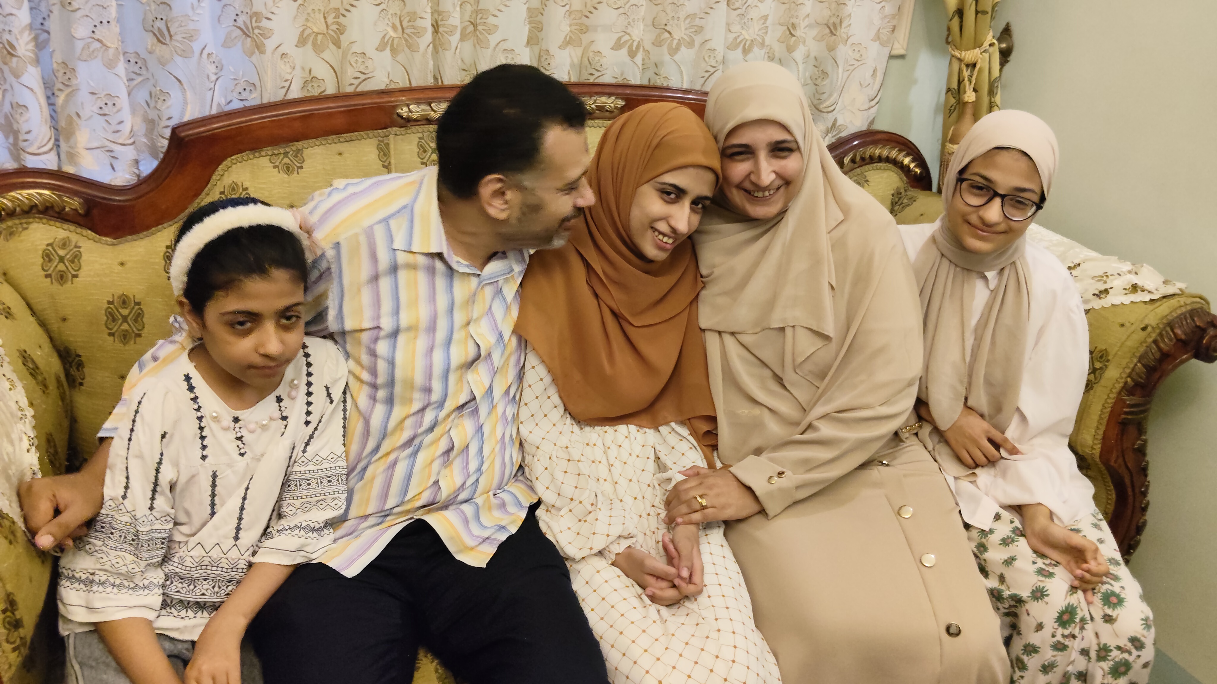 أسرة الطالبة سندس سلطان