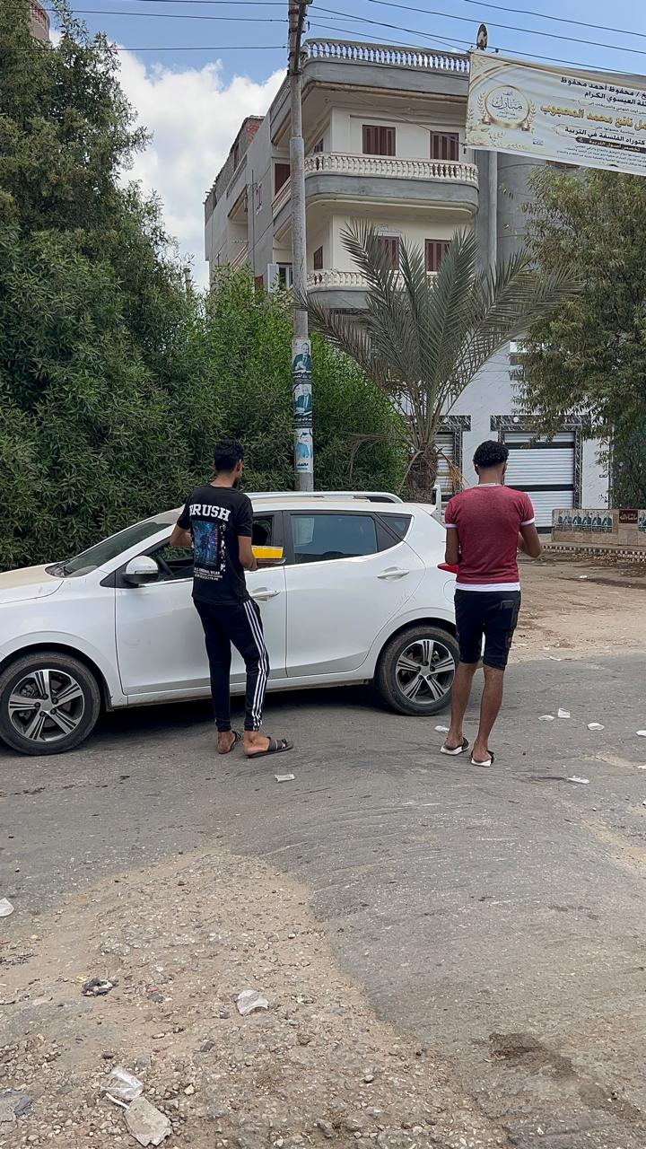 شباب الدقهلية يوزعون العصائر الباردة