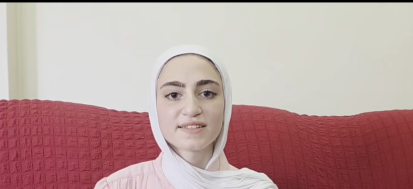 الطالبة المتفوقة آلاء عمار