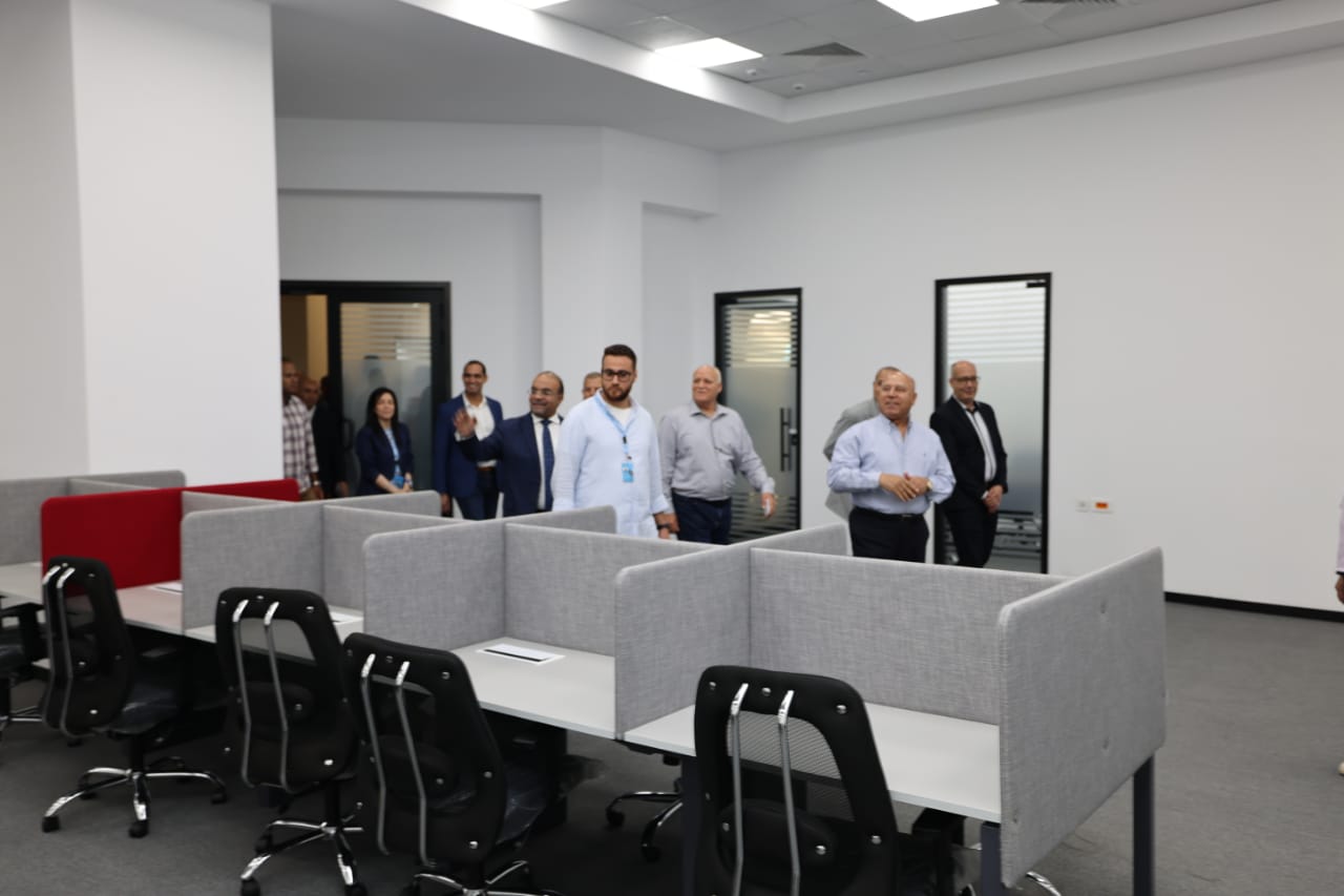 وزير النقل يتفقد محطة بشتيل وزير النقل يتفقد محطة بشتيل