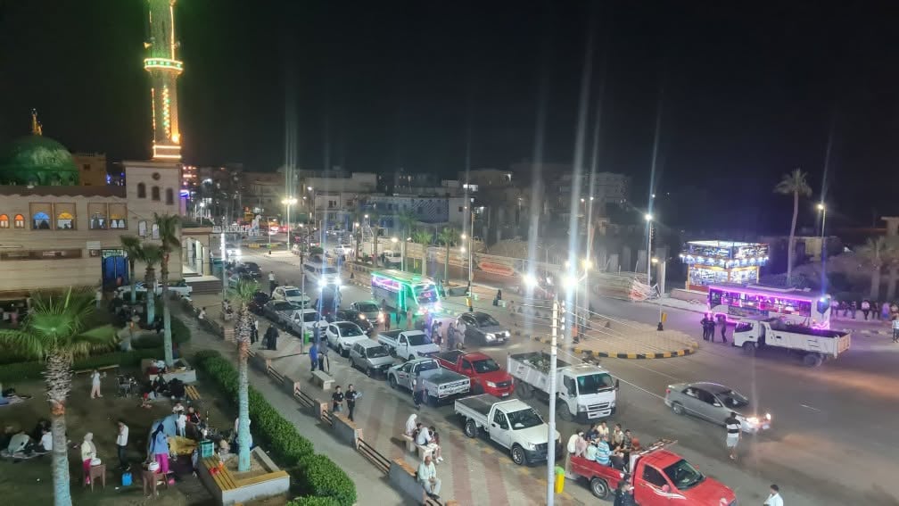 الطفطف وسيلة للتنقل بين الشواطئ