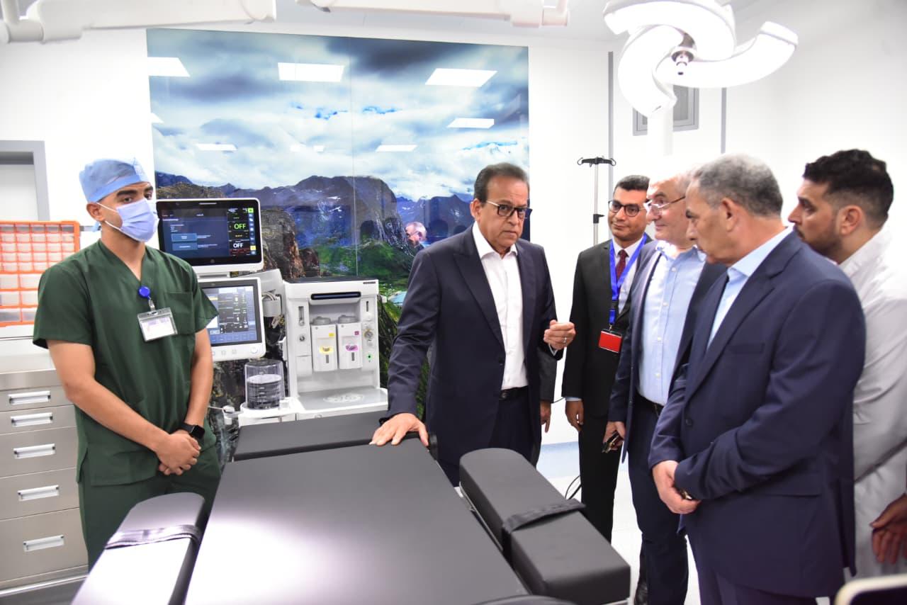 وزير الصحة خلال زيارة مشروع تطوير مستشفى أورام الإسماعيلية وزير الصحة خلال زيارة مشروع تطوير مستشفى أورام الإسماعيلية