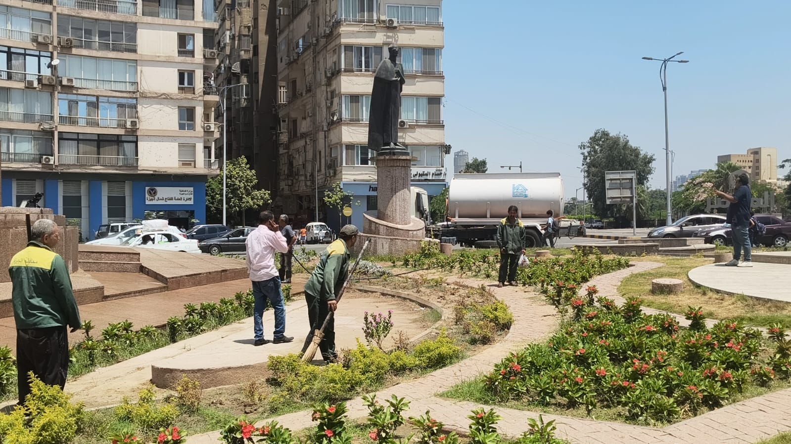 غسيل ميادين محافظة الجيزة ضمن خطة التجميل (3)