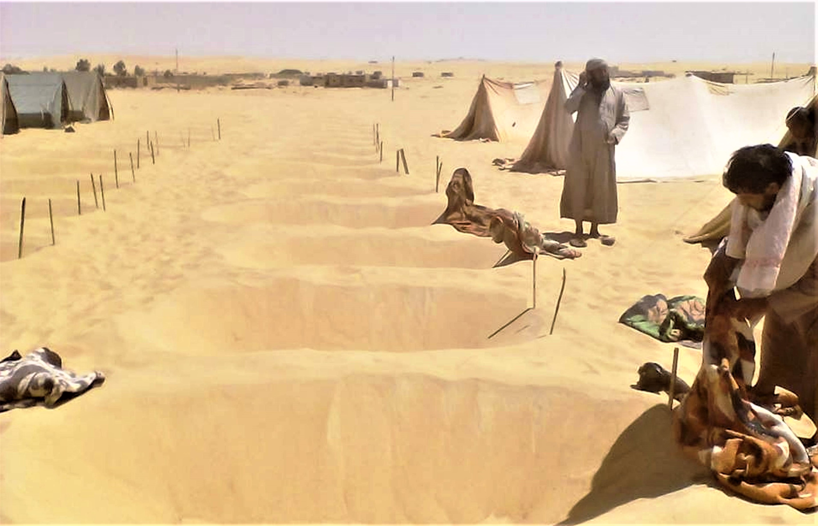 تجهيز حفر حمامات الرمال للعلاج طبيعي في سيوة