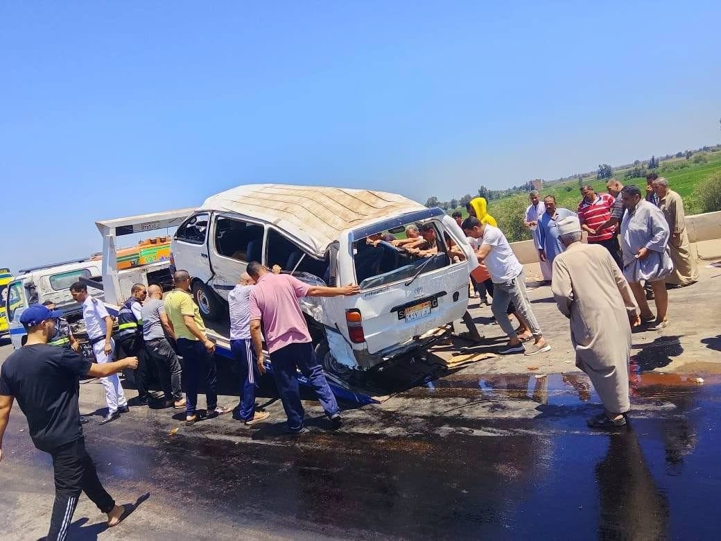 إصابة 10 في حادث تصادم بكفر الشيخ