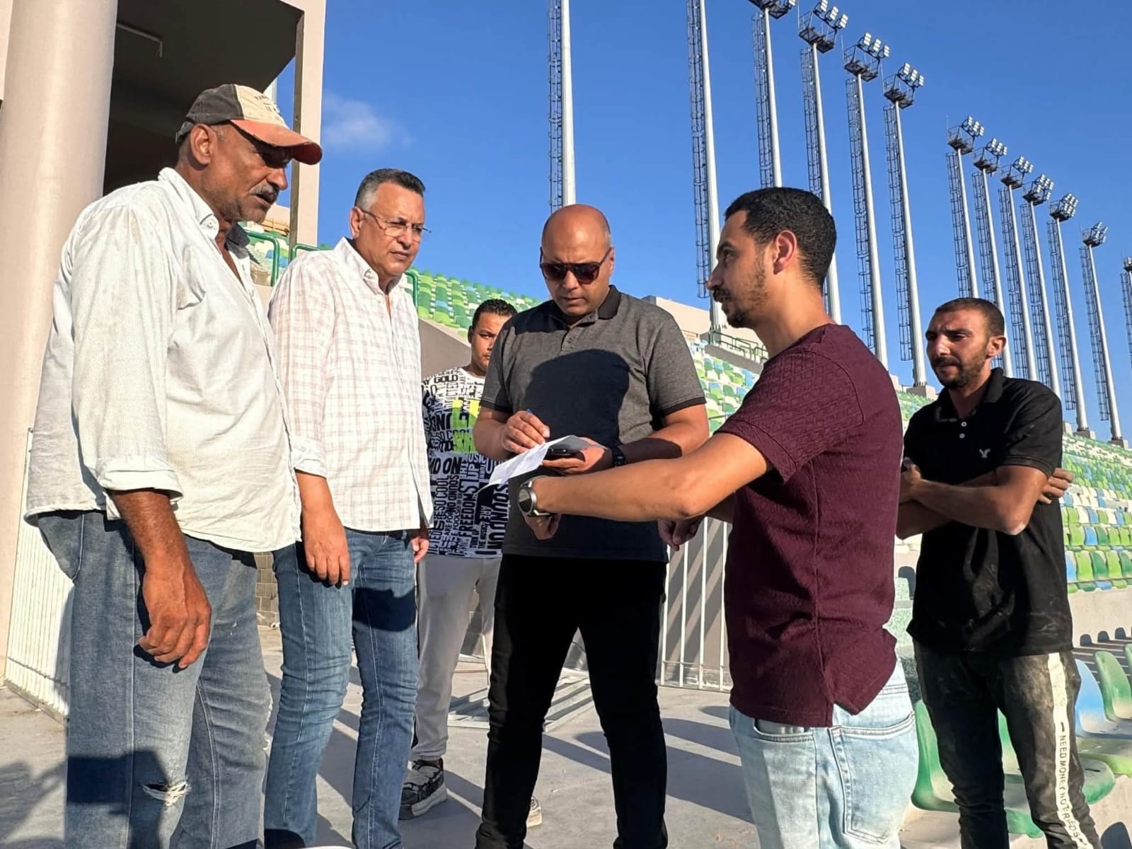 نائب رئيس المصري يتفقد الاستاد
