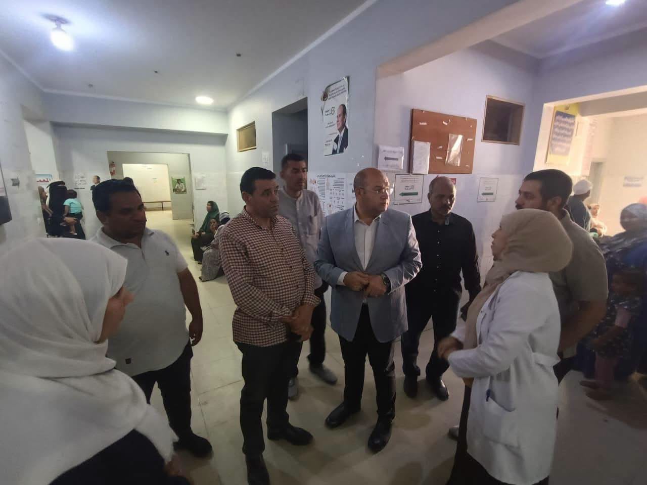 نائب محافظ الجيزة يتفقد مركز طب الأسرة بالمنصورية (2)