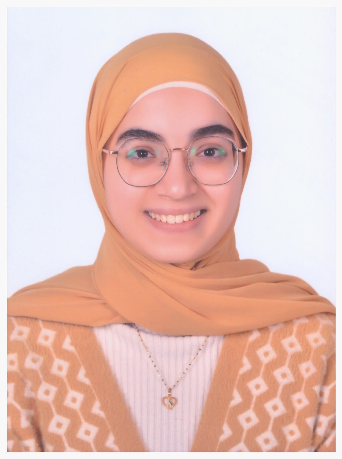  الطالبة ندى عبدالحليم عبدالغني