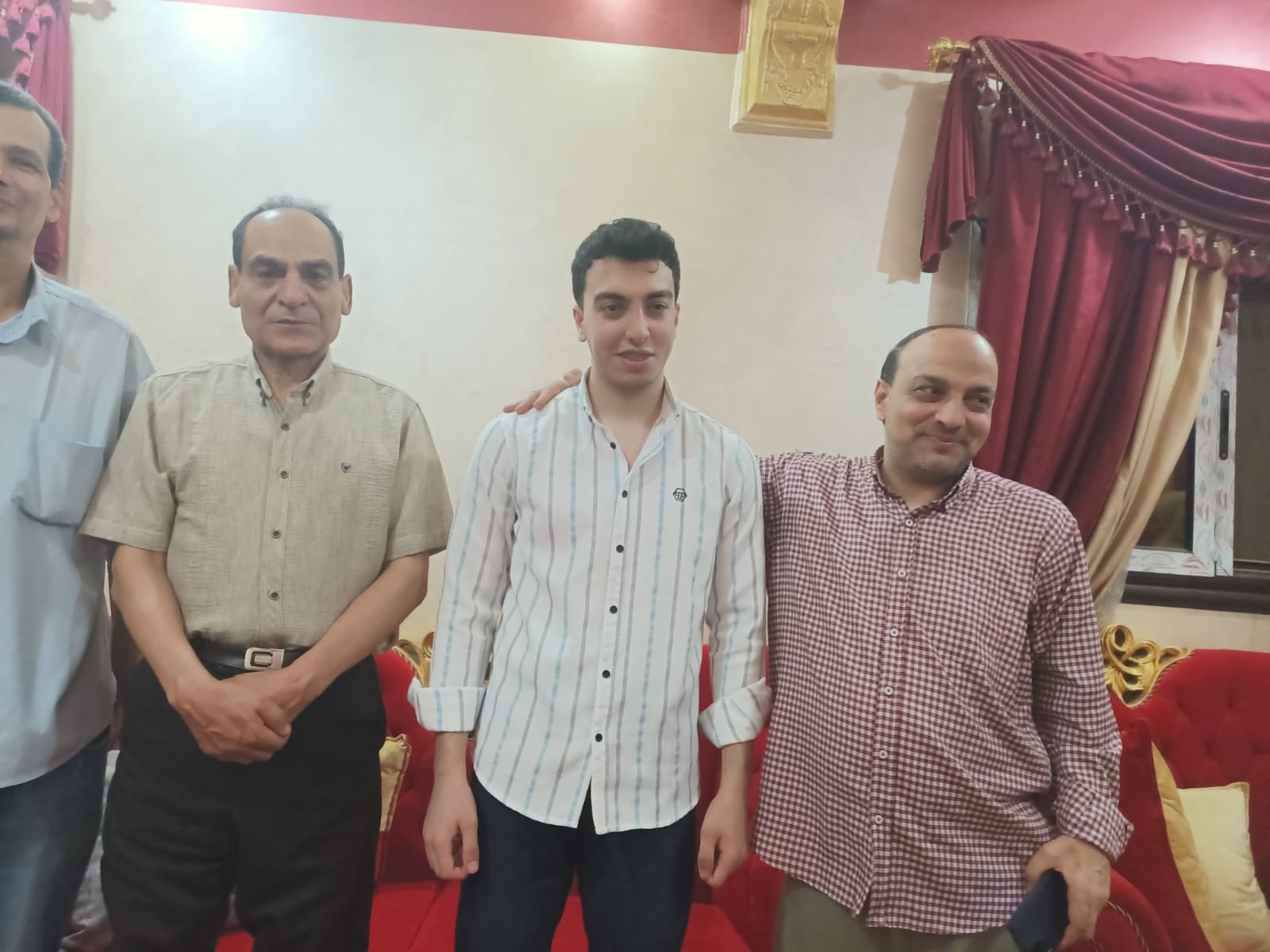 (1)