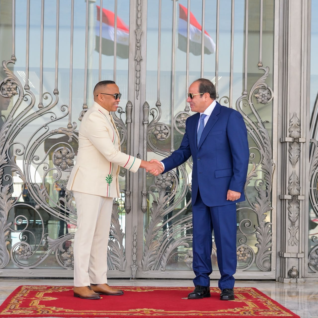 الرئيس السيسي يرحب برئيس مدغشقر الرئيس السيسي يرحب برئيس مدغشقر