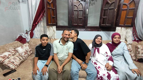 الطالب-ووالدة-ووالدته