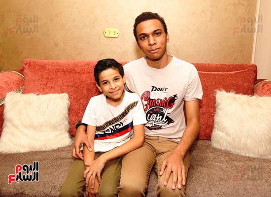 كريم محمد محى الدين الثامن ادبى مع اخى