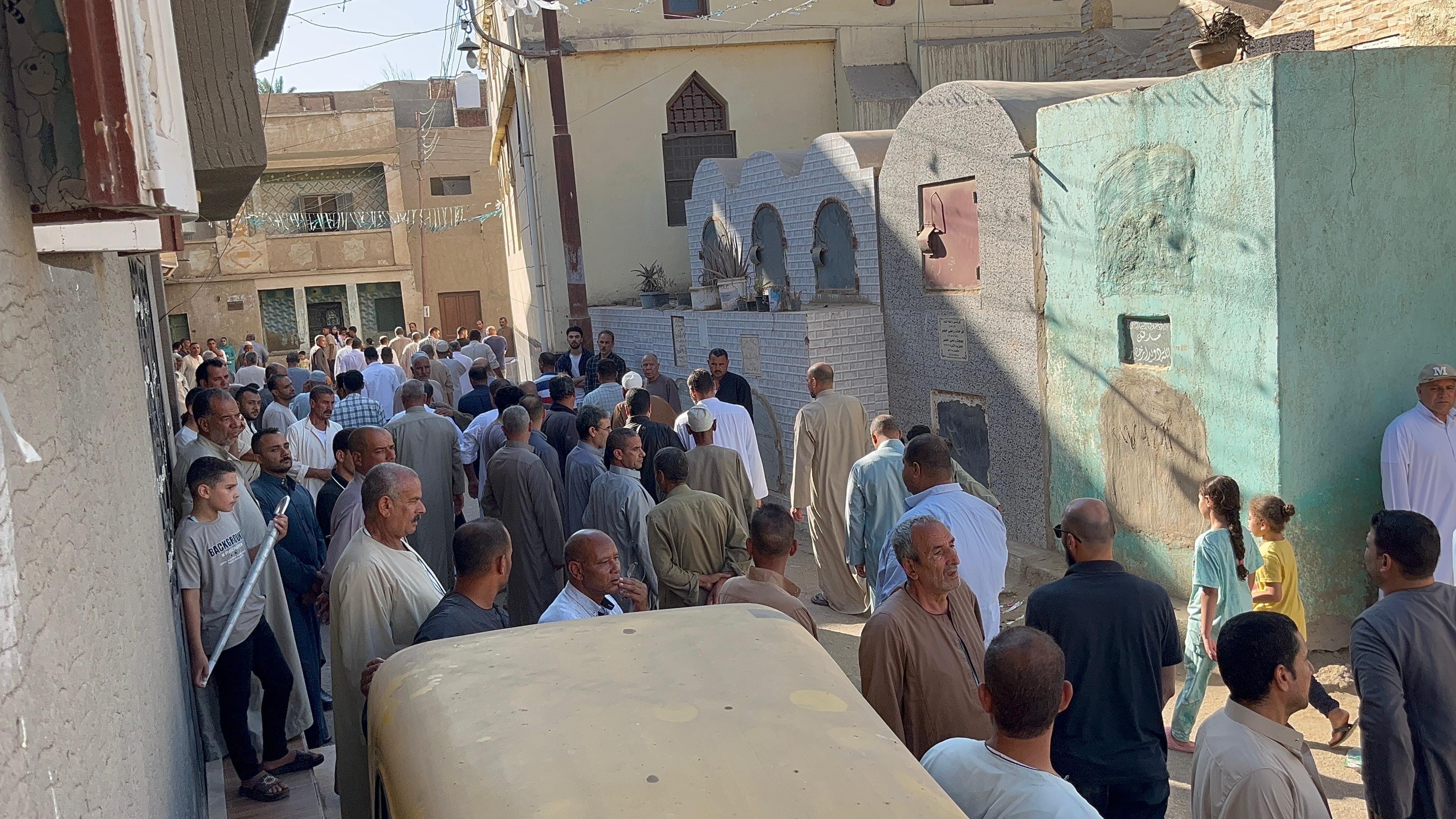 أهالى البحيرة يشيعون جنازة شهيد الواجب