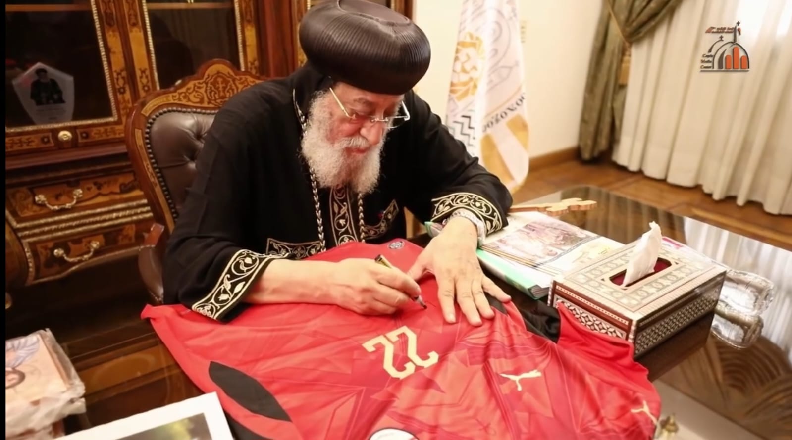 جانب من توقيع قداسة البابا