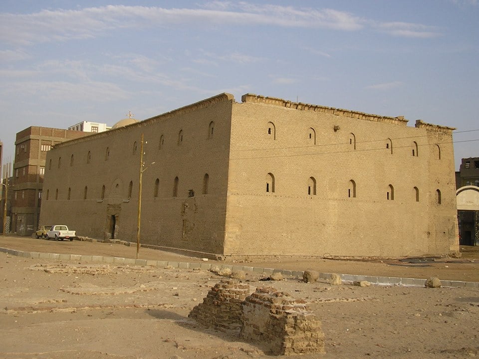 الدير الأحمر