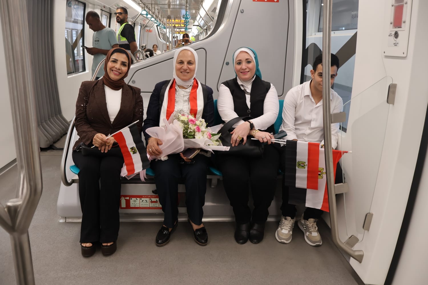 تعليم القاهرة ينظم جولة ميدانية لطلاب مصر الجديدة بالمونوريل (2)