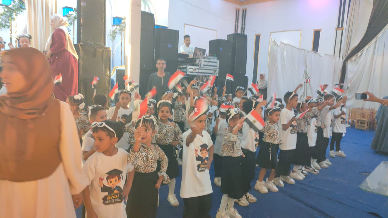 فرحة الأطفال احتفالا بصعود المنتخب المصرى