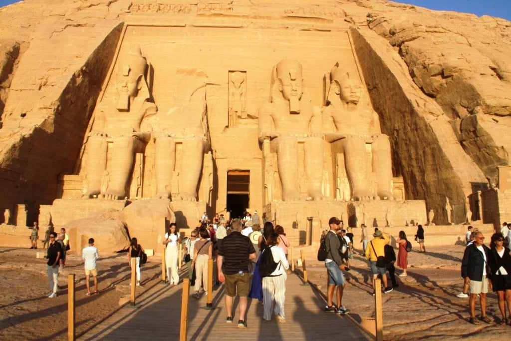 واجهة معبد أبوسمبل