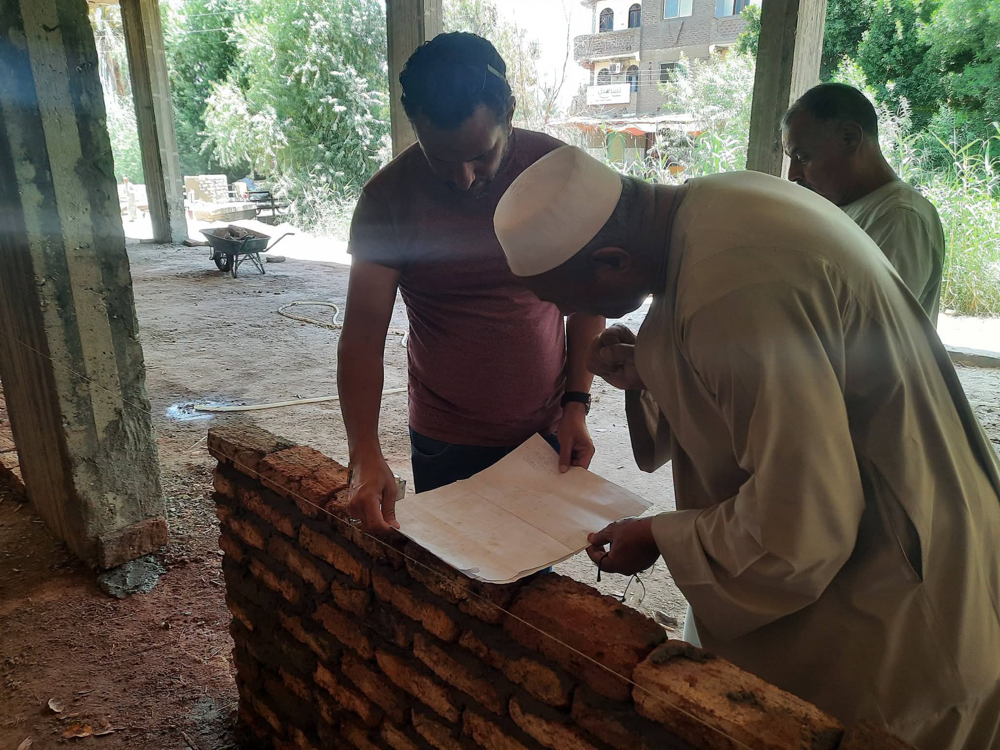 أعمال بناء المدرسة