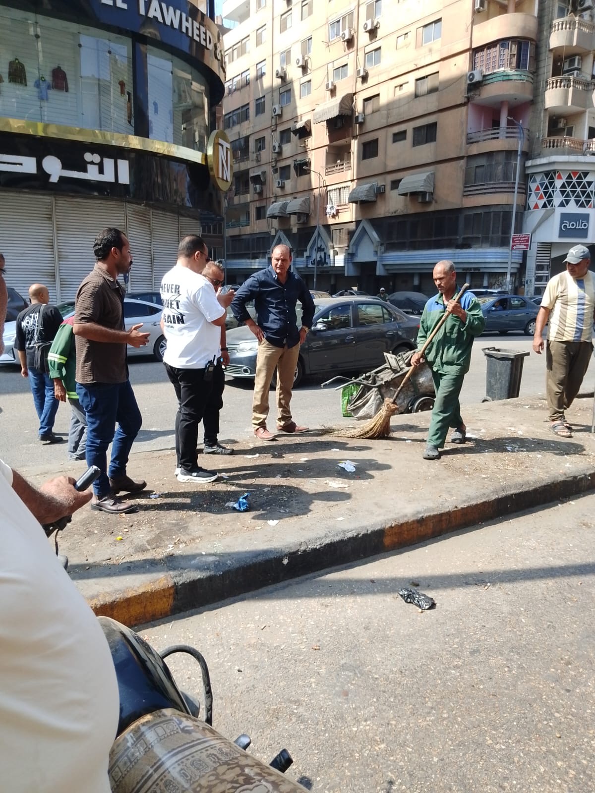 حملات مكثفة فى بولاق الدكرور لرفع كفاءة الطرق (2)