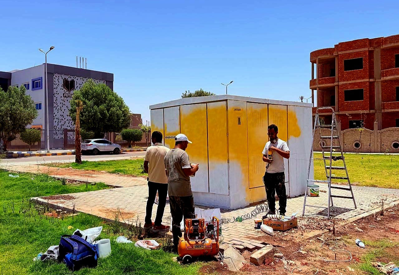 خلال العمل في مدينة قنا الجديدة