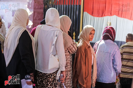 انتظار دخول الامتحان انتظار دخول الامتحان