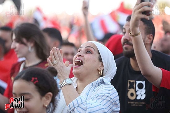 فرحة الجماهير بالشوط الأول (3)