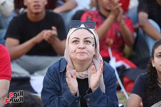 فرحة الجماهير بالشوط الأول (2)
