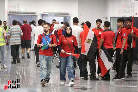 الفرحة في كل مكان داخل المونوريل الفرحة في كل مكان داخل المونوريل