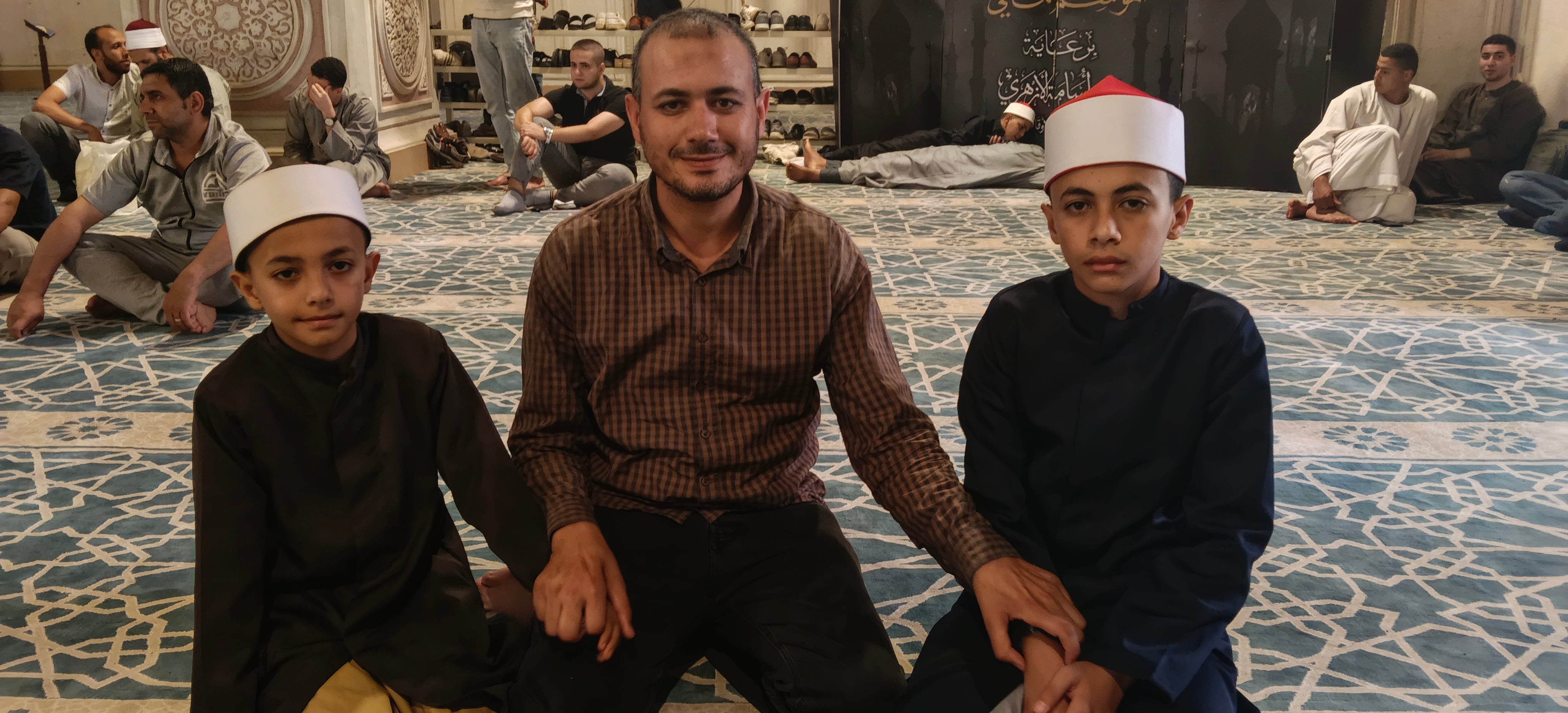 الاب و نجلية خلال الاستعداد لمسابقة
