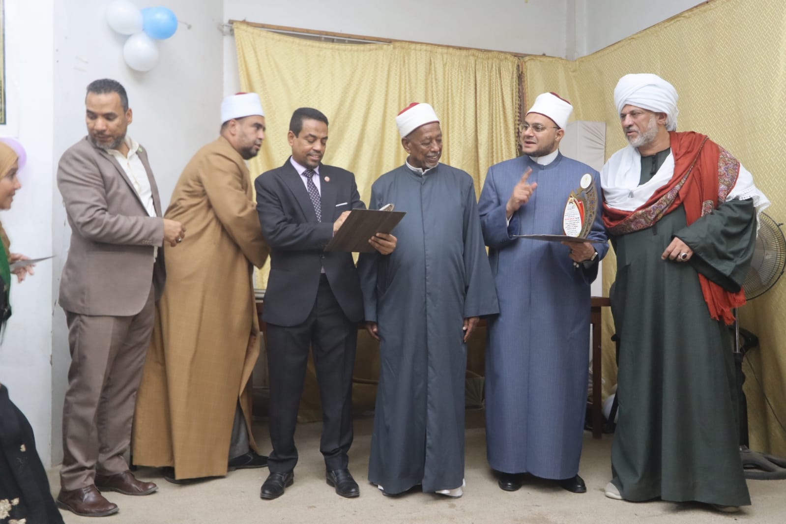 القيادات الدينية والشعبية