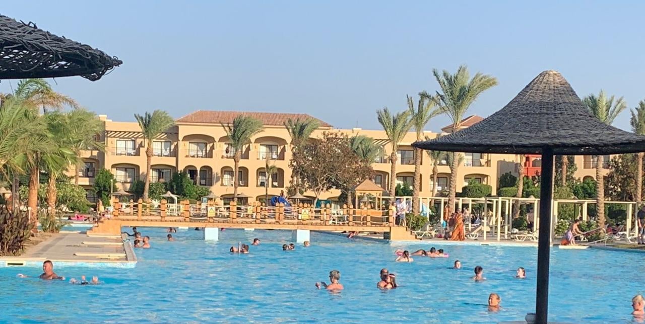 الالعاب المائية بحمامات السباحة الالعاب المائية بحمامات السباحة